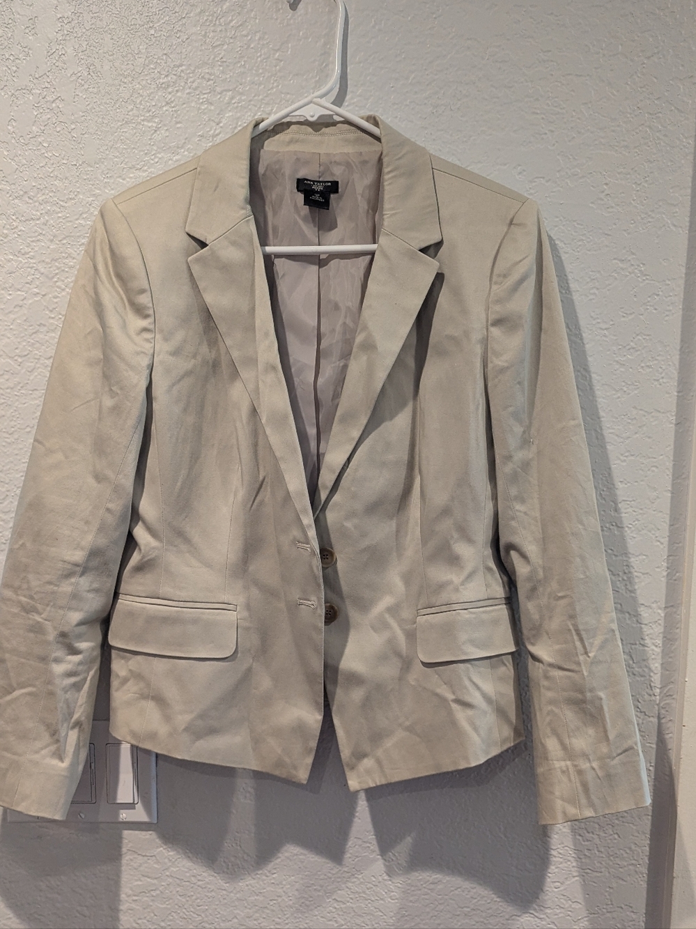 Ann Taylor Light Beige Women’s Tailored Blazer